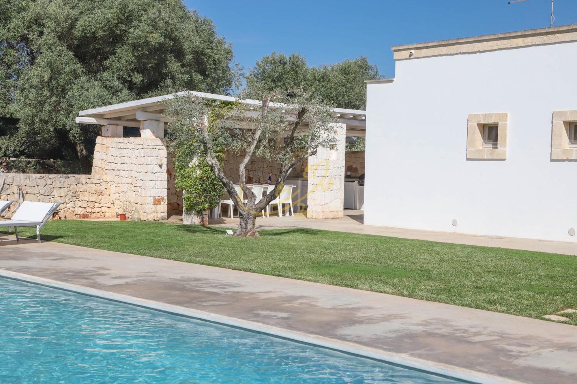 Td Dimora Del Giglio With Organic Garden With Pool Villa ออสตูนี ภายนอก รูปภาพ